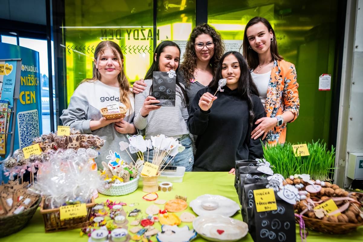 Děti z velikonočních obchůdků