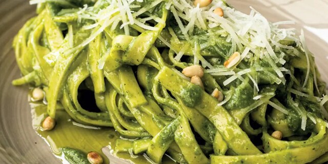 Tagliatelle al pesto