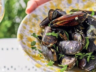 Slávky buzara na víně a petrželce