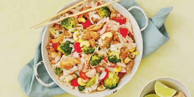 Jarní stir fry s kuřecím masem