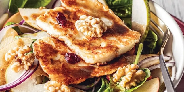 Zimní salát s grilovaným halloumi