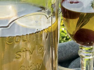 Rozmarýnová limonáda s třešněmi