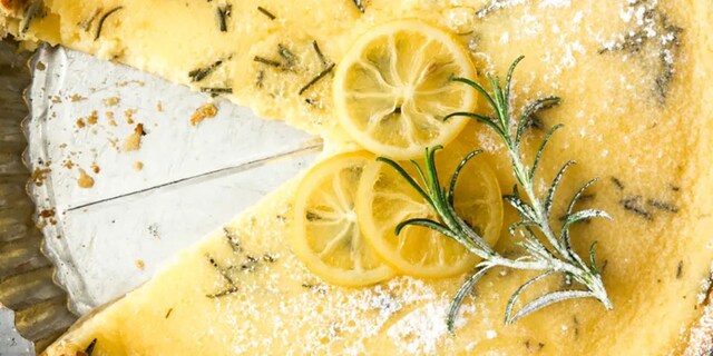 Francouzský citronový koláč s rozmarýnem