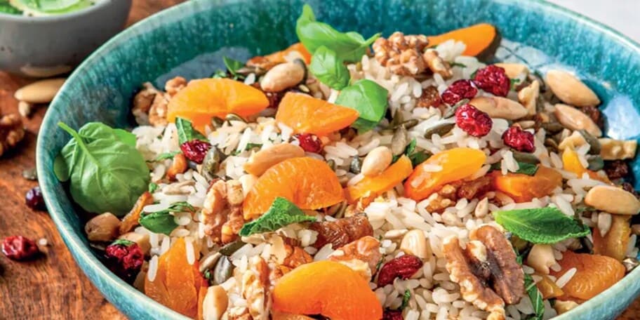 Snídaňová rýžová miska ze zbylé uvařené rýže