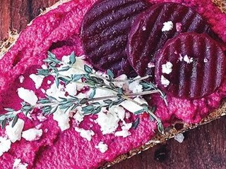 Řepová pomazánka se sýrem feta