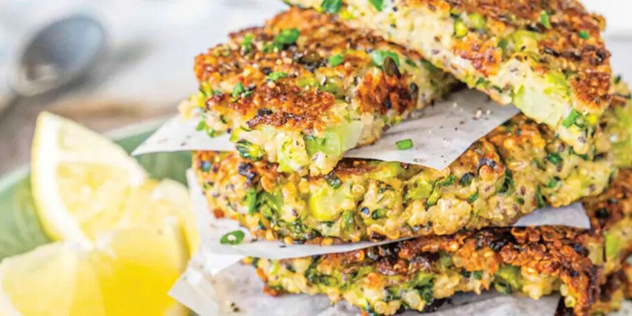 Letní brokolicové placičky s quinoou