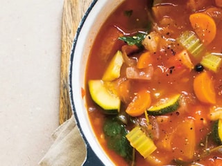 Rychlá zeleninová polévka minestrone