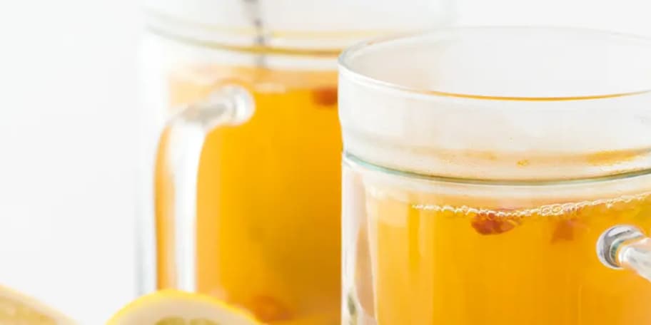 Horký nápoj s kurkumou