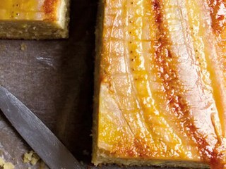 Obrácený banánový koláč