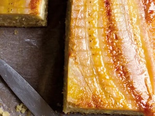 Obrácený banánový koláč