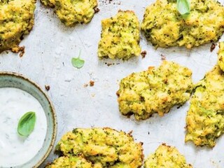 Brokolicové nugetky s čedarem