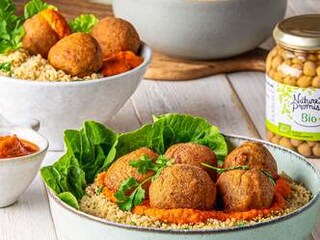 Bio cizrnový falafel s kuskusem