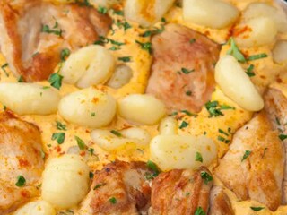 Kuřecí na paprice s bramborovými noky