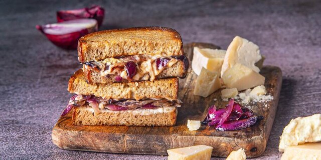 Sýrový sendvič Quattro formaggi