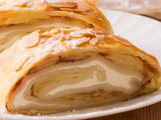 Závin s tvarohem a mandlemi