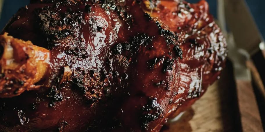 Pečená kolena s jablkovým křenem