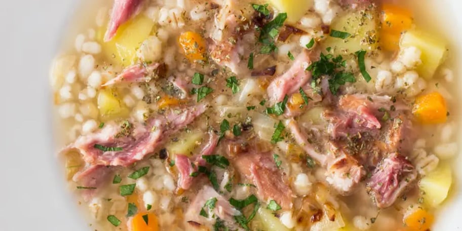 Uzená polévka s kroupami