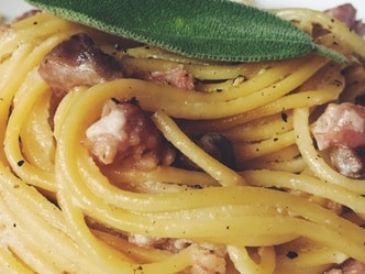 Špagety s kuřecími žaludky a gorgonzolou
