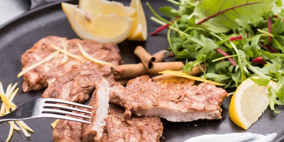 Medová pečeně na grilu