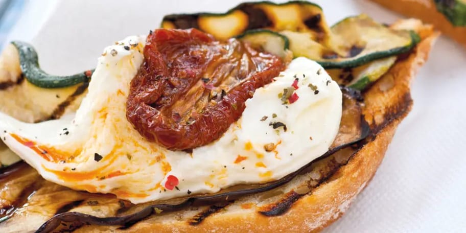 Grilovaná zelenina s křupavým toastem