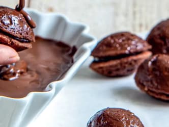 Kakaové ořechy plněné čokoládou