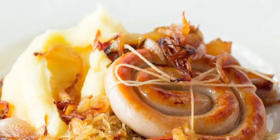 Pečená vinná klobása se zelím