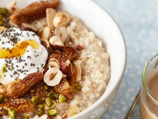 Ovesná kaše s oříšky