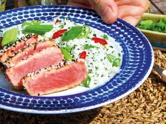 Tuňákový steak z grilu se sezamovou rýží