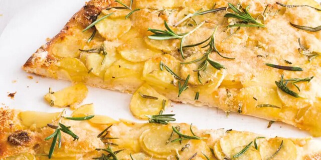 Bramborová pizza s rozmarýnem