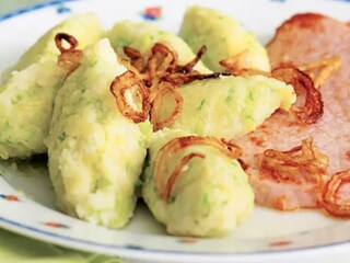 Cuketové chlupaté knedlíky s uzeným masem