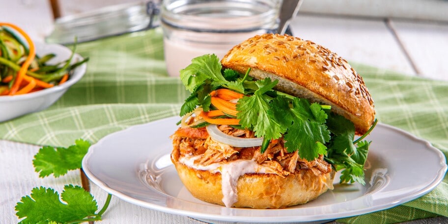 Bio burger s trhaným masem