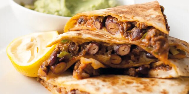 Hovězí quesadillas se šťouchaným avokádem