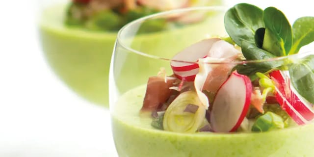 Salát s chřestovou pěnou