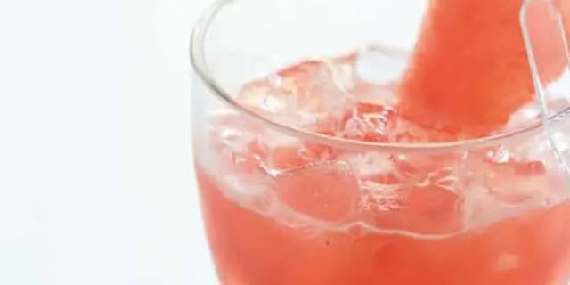 Melounový koktejl s ledem