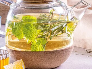 Bylinkový čaj pro jarní rána