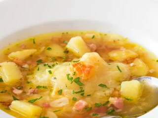 Sváteční hanácká česnečka s tvarůžky