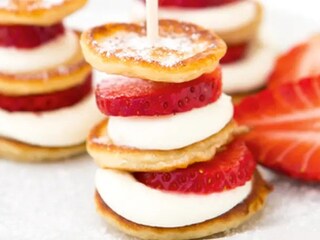 Jahodovolívanečkové špízy