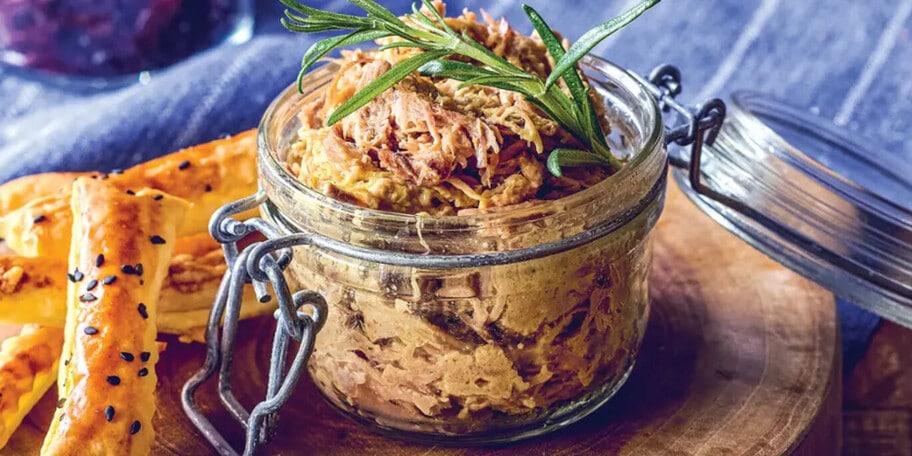 Kachní rillettes na cibulce a portském víně