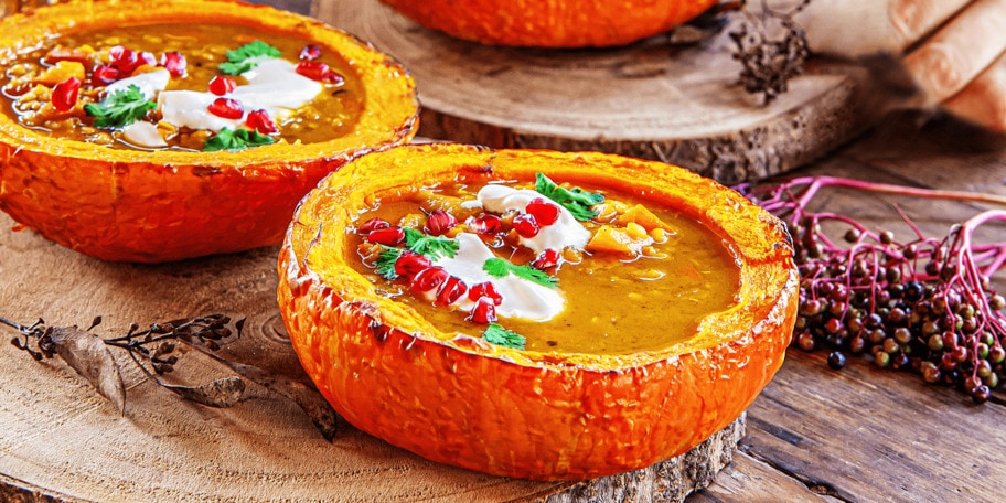 Dýňová polévka v podzimních mističkách