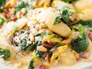 Noky s parmazánovou omáčkou