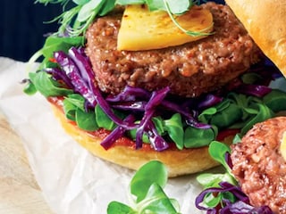 Šťavnatý valentýnský hamburger