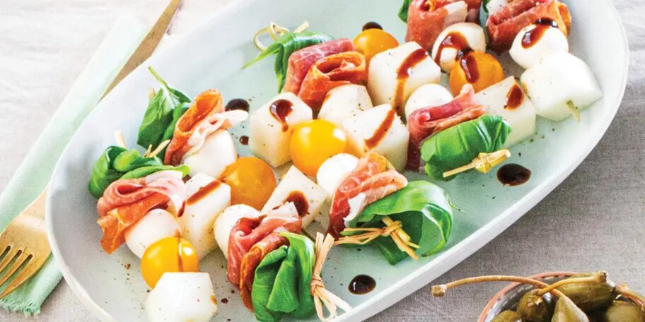 Melounové špízky s třešničkami mozzarelly