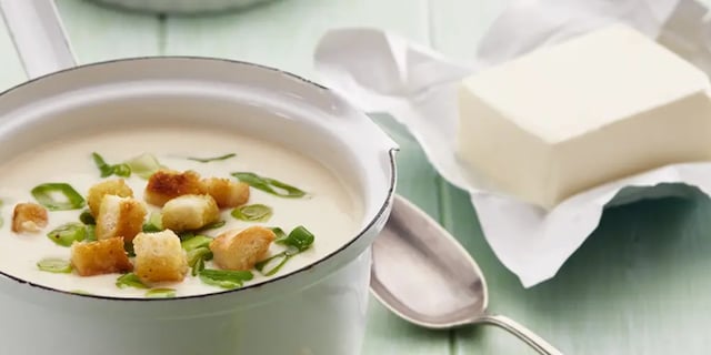 Lučinová polévka s květákem