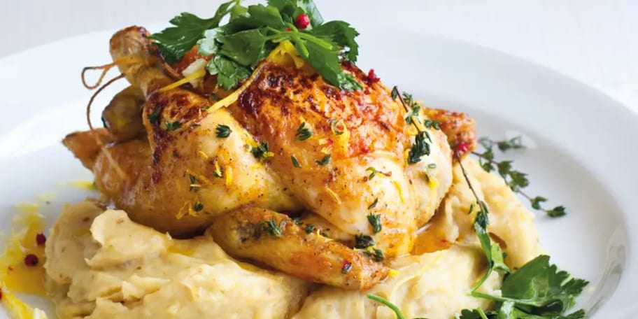Pečené jarní kuře s bramborovou kaší s houbami