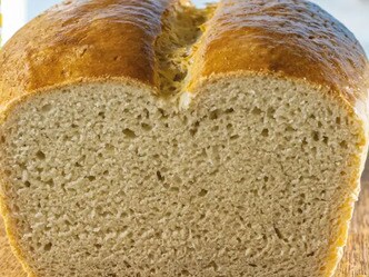 Domácí toastový chléb s podmáslím