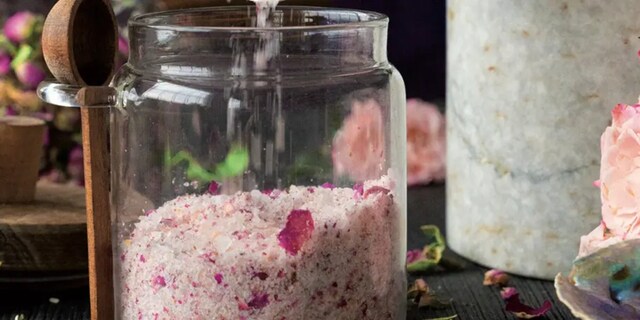 Růžová sůl do koupele