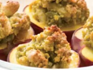 Broskve zapečené se skořicí a mandlemi