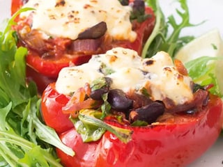 Plněné papriky s balkánským sýrem