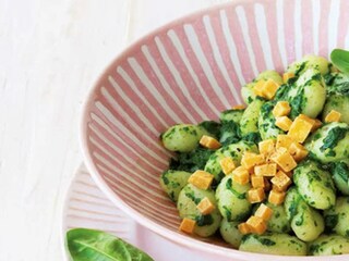 Veganské noky se špenátem a tofu