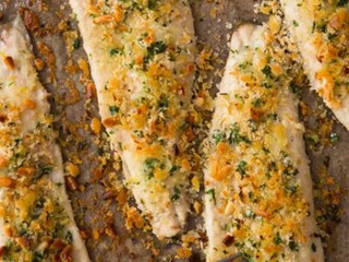 Pstruh pečený v bylinkové strouhance